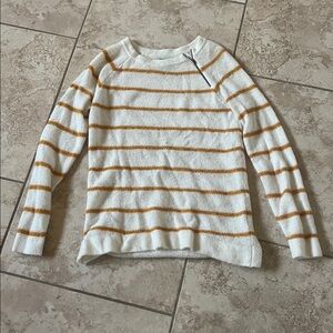 Abercrombie and Fitch white and yellow sweater size medium